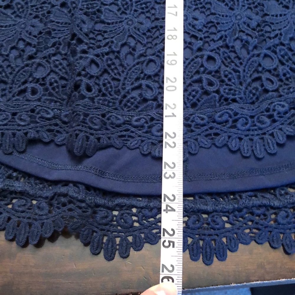 Dressbarn crochet lined skirt - Picture 6 of 6